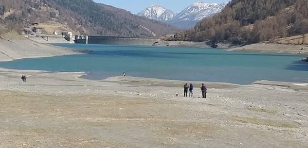 La Guida - Poca acqua nel lago artificiale di Pontechianale