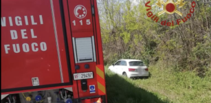 La Guida - Esce con l’auto fuori strada a Mondovì, illeso