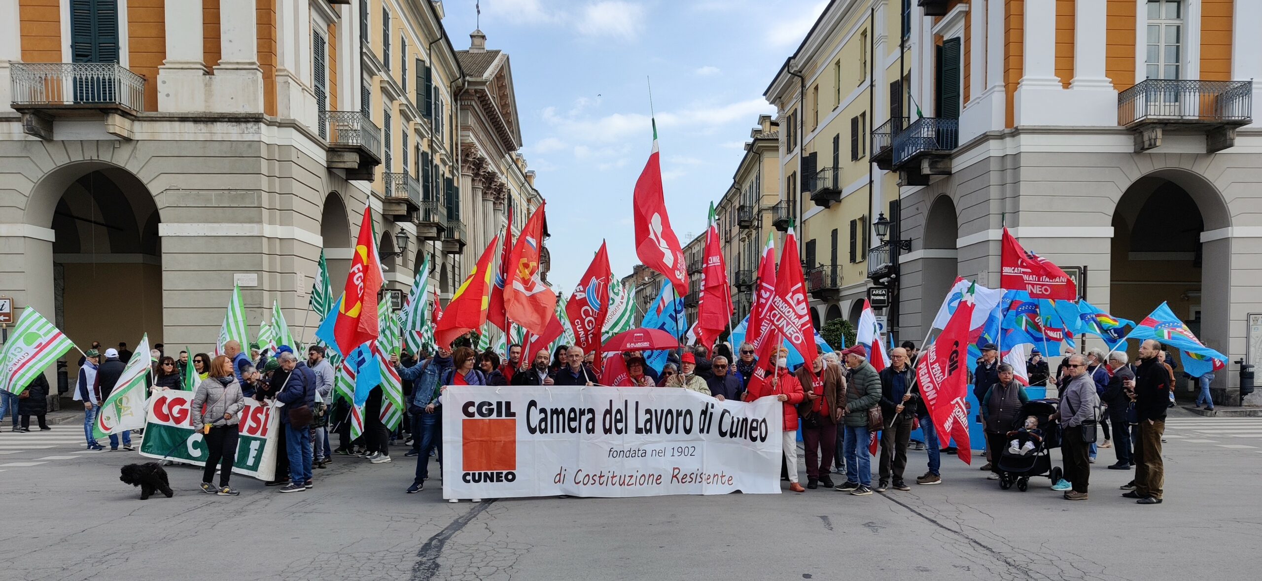 A Cuneo il corteo del 1° maggio per la pace e la sicurezza sul lavoro (FOTO E VIDEO)