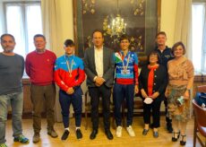 La Guida - Carollo e Giordano, campioni di biathlon, premiati in municipio a Borgo