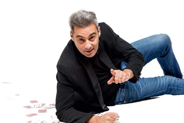 Magia e comicità con Massimo Contati a Dronero