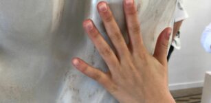 “Toccando l’invisibile”: Guggisberg e Aletti, purezza di forma e di materia La Guida - “Toccando l’invisibile”: Guggisberg e Aletti, purezza di forma e di materia