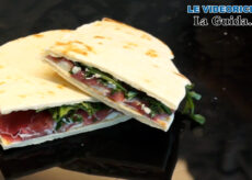 La Guida - Piadina con crudo e squacquerone (video)