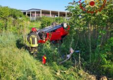 La Guida - Auto fuori strada, interventi dei Vigili del fuoco a Savigliano e Borgo