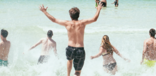 La Guida - Al mare o in piscina con le lenti a contatto? Certo che sì