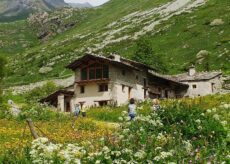 La Guida - “Montagne di sera” sabato 28 maggio al Castello della Manta