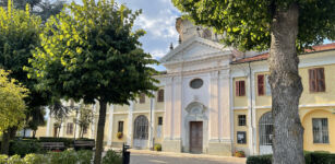 La Guida - Fiaccolata al Santuario del Castello per la fine del mese mariano