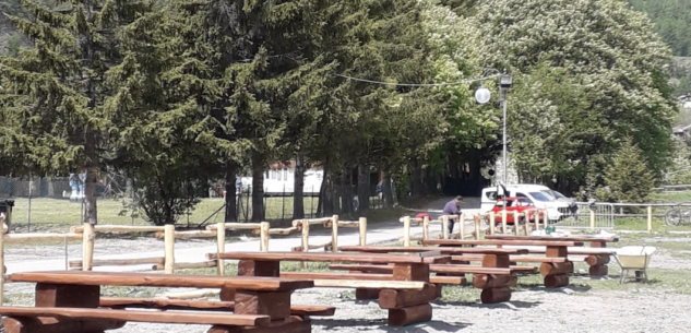 La Guida - Vanno avanti i lavori della nuova area picnic di Pontechianale