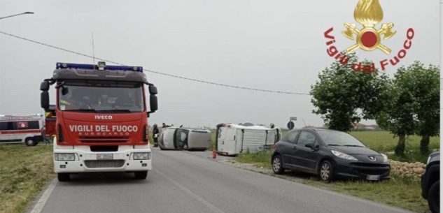 La Guida - Scontro a Busca tra auto e furgone, feriti i due conducenti