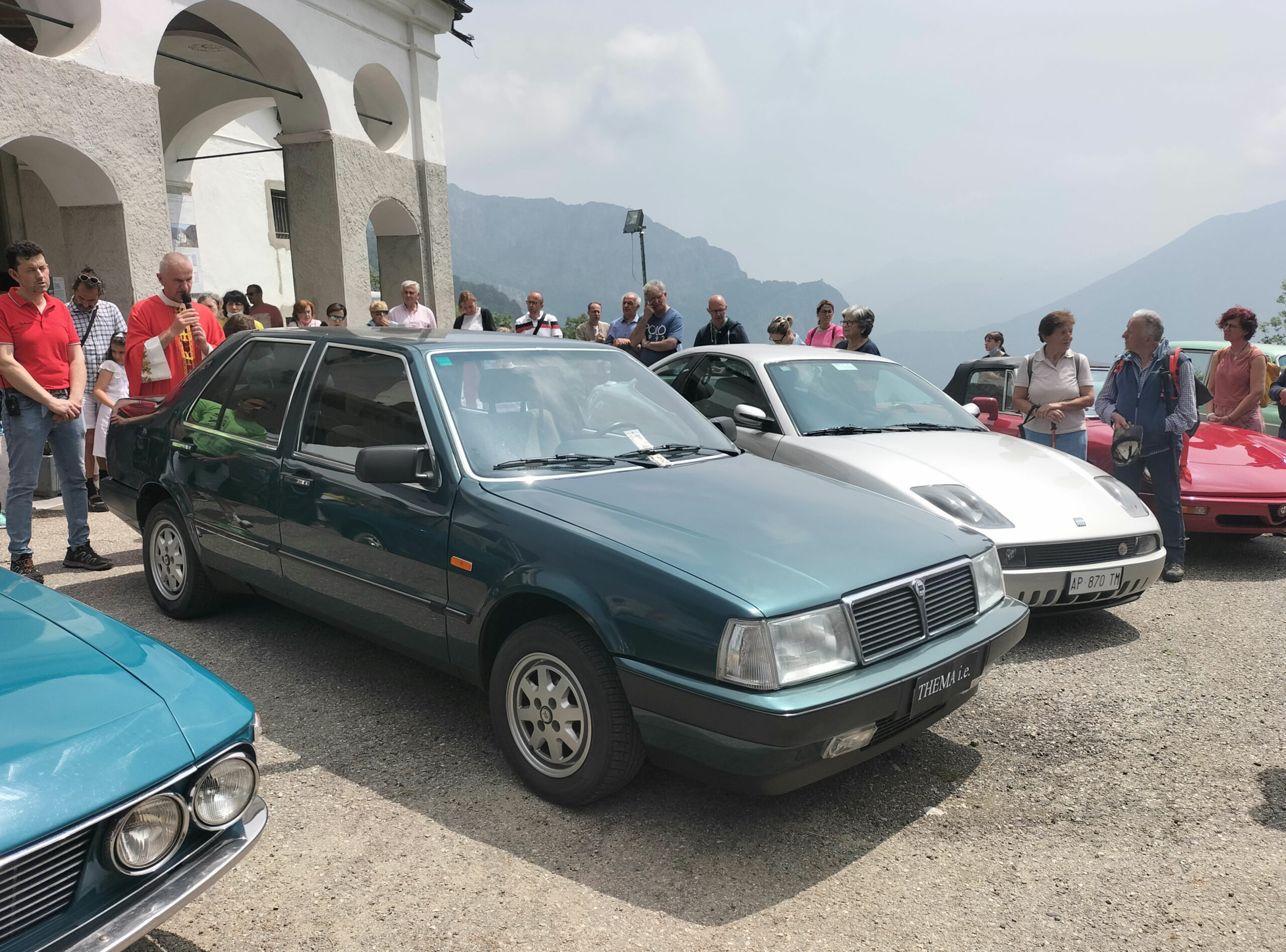 Oltre 50 equipaggi alla benedizione delle auto storiche