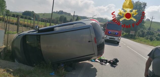 La Guida - Auto si ribalta in una bialera a Barolo