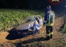 La Guida - Auto fuori strada nella notte, una donna rimane incastrata