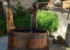 La Guida - Sono state sistemate alcune fontane di legno di Pontechianale