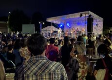 La Guida - Folto pubblico al concerto di Joe Bastianich e La Terza Classe (video)