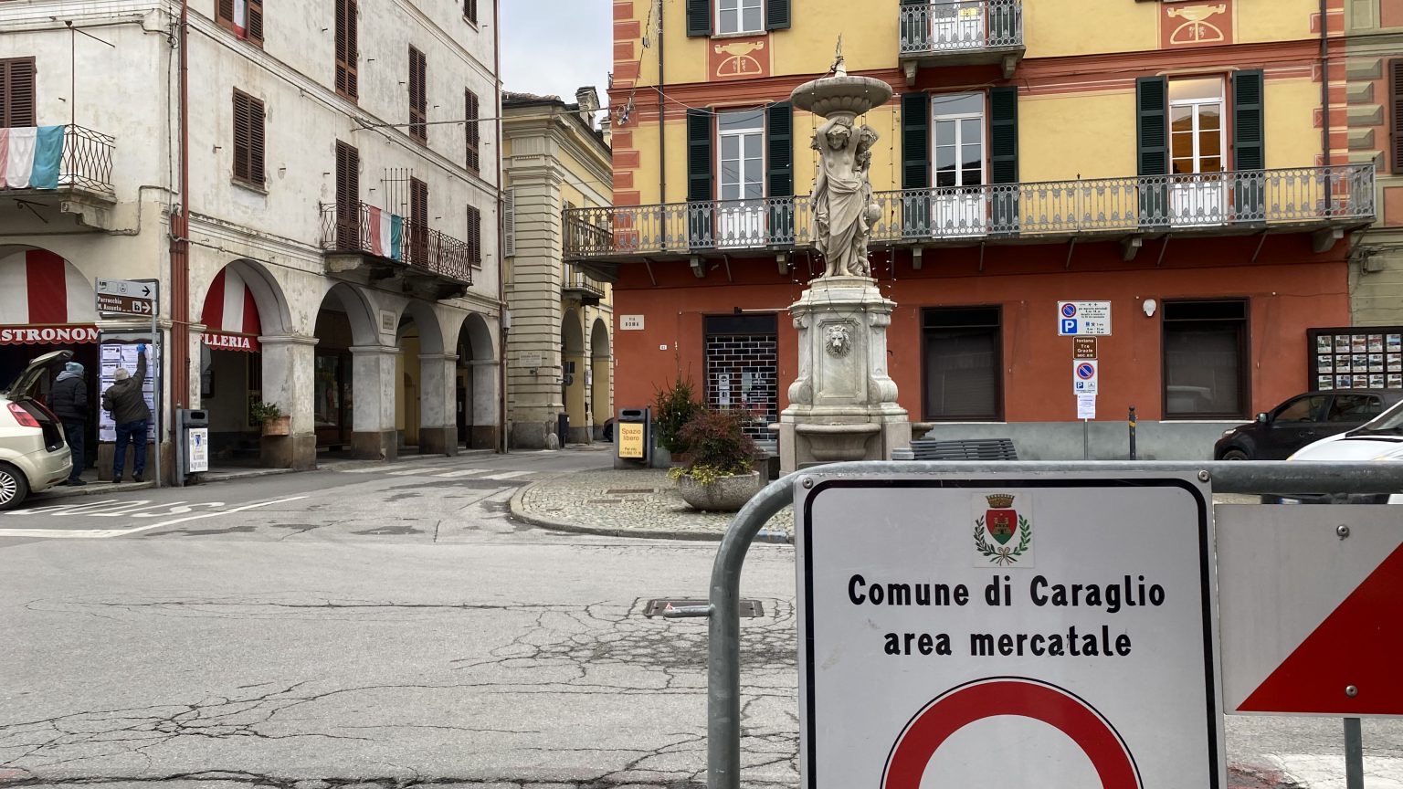 Caraglio, nuovi orari dei divieti di transito e sosta per il mercato del mercoledì