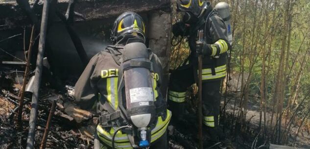 La Guida - Prende fuoco un capannone agricolo a Castagnito