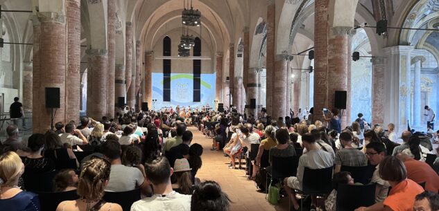 La Guida - 600 bambini suonano in San Francesco per la Convention Suzuki (VIDEO)