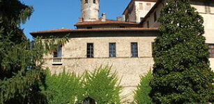 La Guida - Visite al Castello degustando frutta di stagione, succhi e vini del territorio