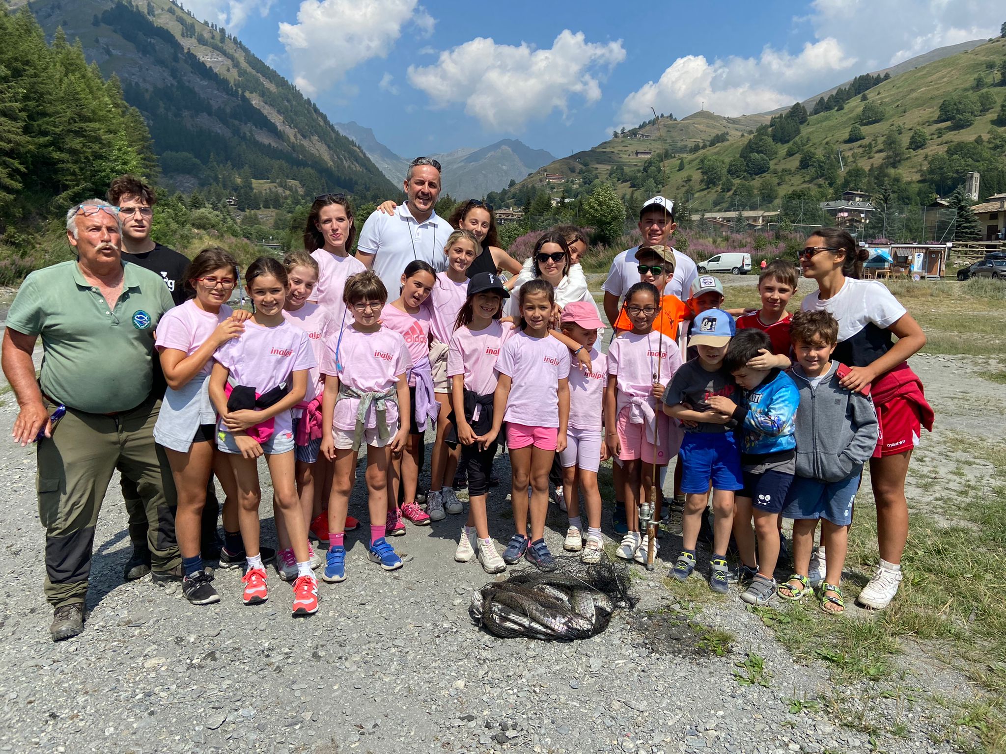 Una giornata diversa per 25 ragazzi sulle rive del lago di Pontechianale