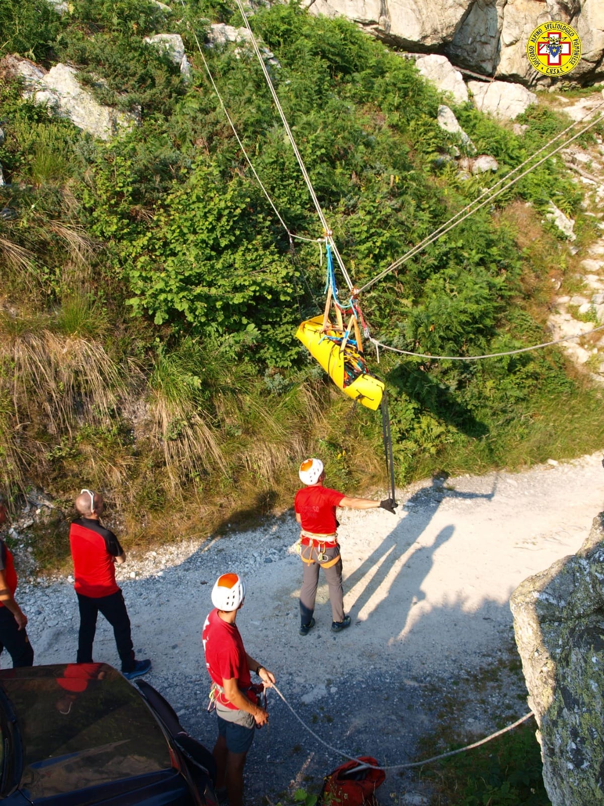 Donata una barella Rolly al Soccorso Alpino di Mondovì