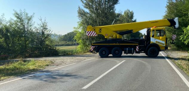 La Guida - Farigliano, mezzo pesante esce fuori strada a causa del maltempo