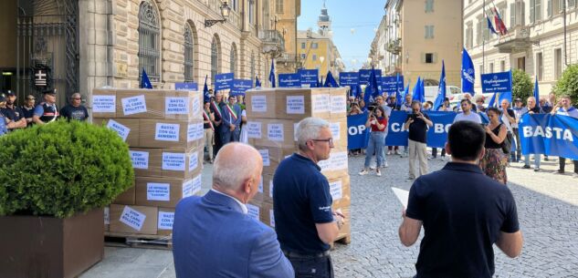 La Guida - Stop al caro bollette, la protesta di Confartigianato a Cuneo