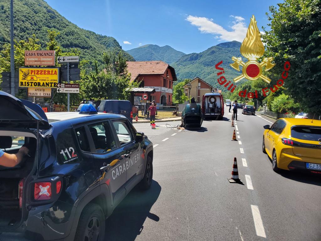 Auto contro camion a Garessio, un ferito