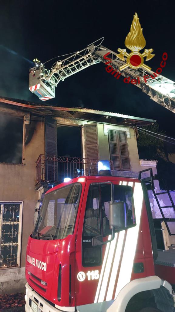 Incendio in un’abitazione a Savigliano nella notte