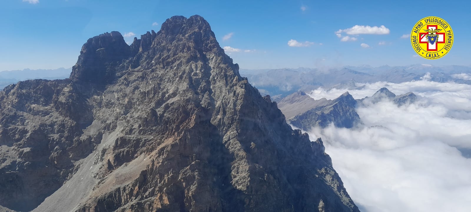 Escursionista colpito da una scarica di sassi