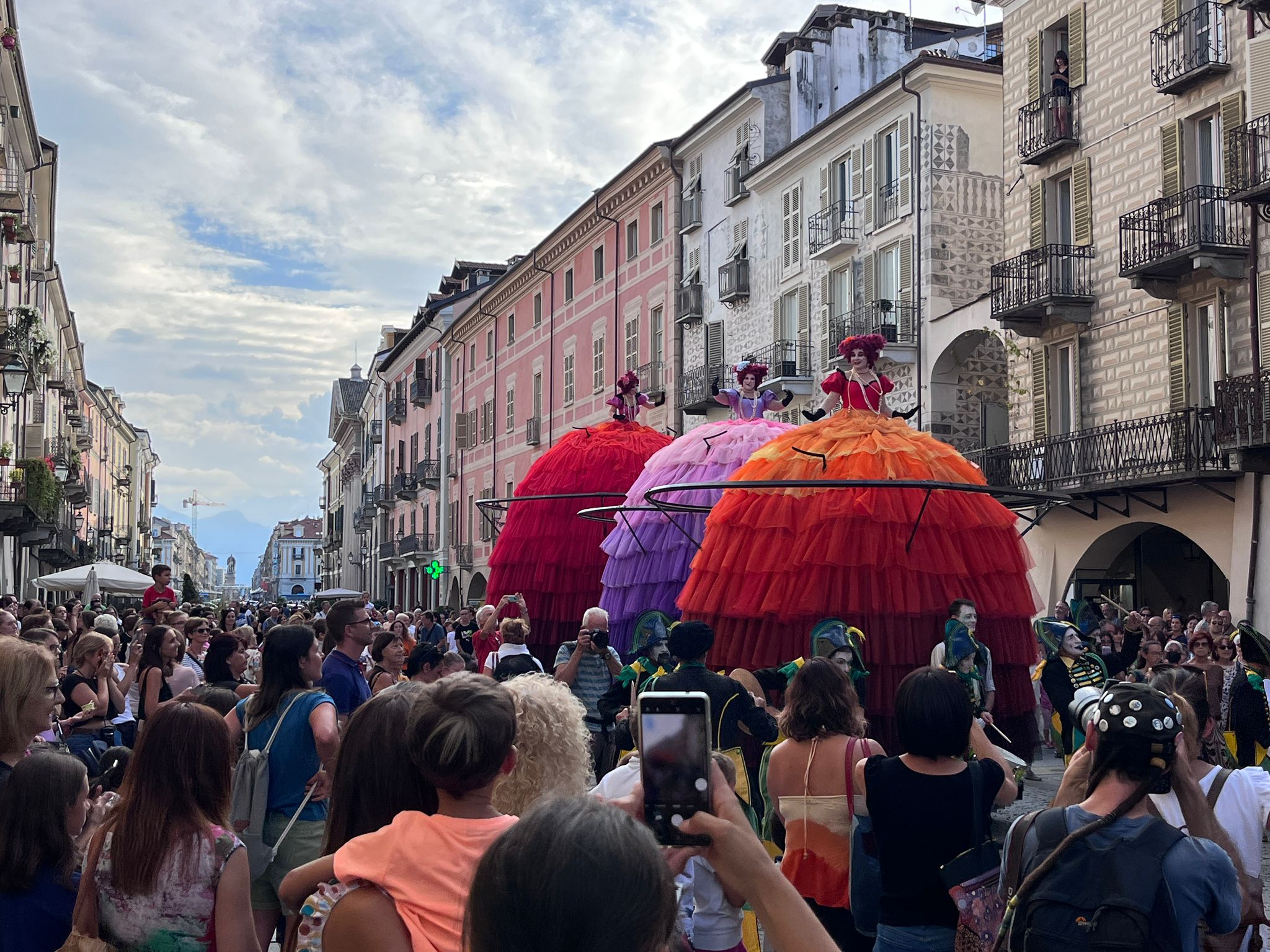 Giornata di spettacoli domenica 4 settembre con Mirabilia