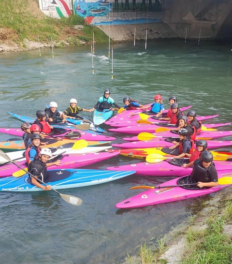 La Granda Canoa club ottiene cinque medaglie sulle acque del Brentella