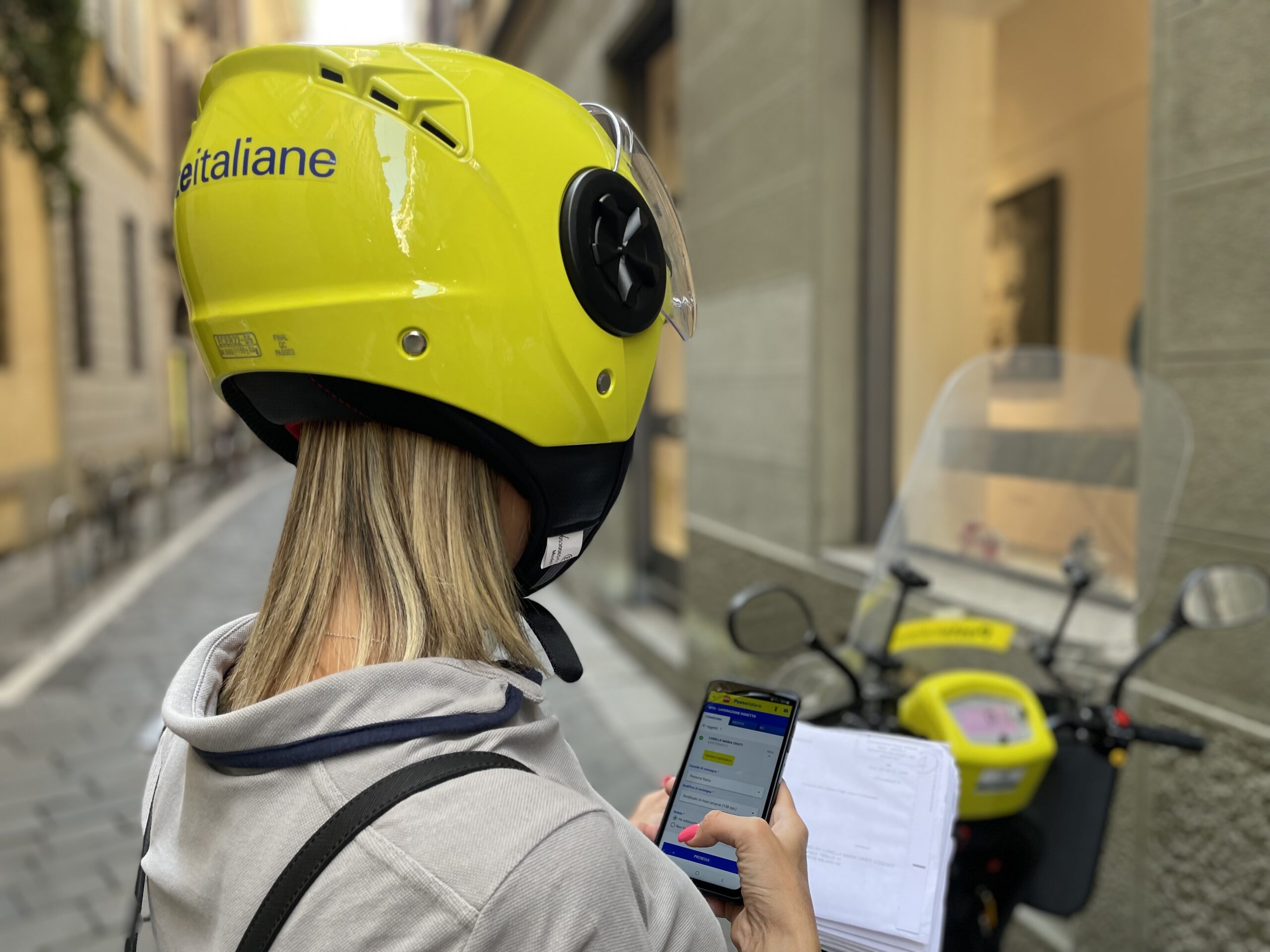 Nuovi palmari in dotazione ai portalettere della Granda