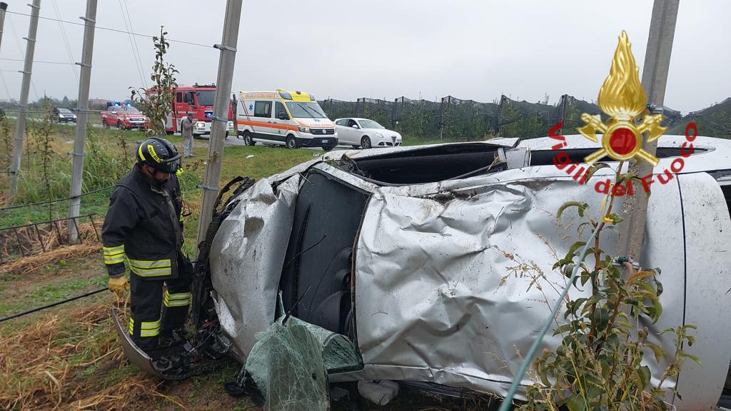 Auto fuori strada a Revello, un codice giallo