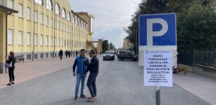 La Guida - Parcheggi per gli elettori davanti alle scuole di Caraglio