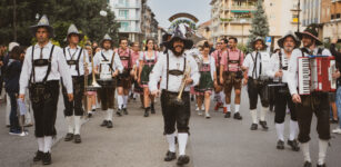 La Guida - Una grande parata in musica per inaugurare l’Oktoberfest Cuneo