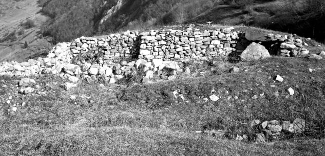 La Guida - Curiose strutture sulla via romana verso il colle di Tenda