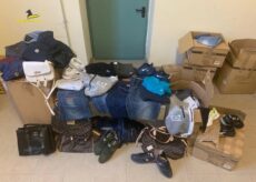 La Guida - All’aeroporto di Levaldigi sequestrati vestiti e accessori di lusso contraffatti