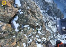 La Guida - Coppia di alpinisti bloccata in cresta sul Monviso, recuperata dal verricello