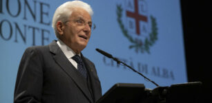 Il presidente Sergio Mattarella in visita ad Alba, il discorso integrale La Guida - Il presidente Sergio Mattarella in visita ad Alba, il discorso integrale