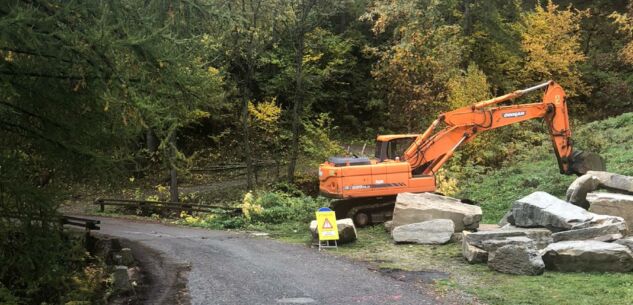 La Guida - Lavori sulla strada per il Colle di Sampeyre