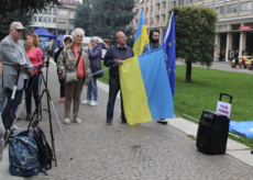 La Guida - In piazza Europa sit-in di solidarietà per il popolo ucraino