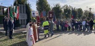 La Guida - Gli studenti caragliesi intonano “Sul cappello” in ricordo del 4 Novembre (video)