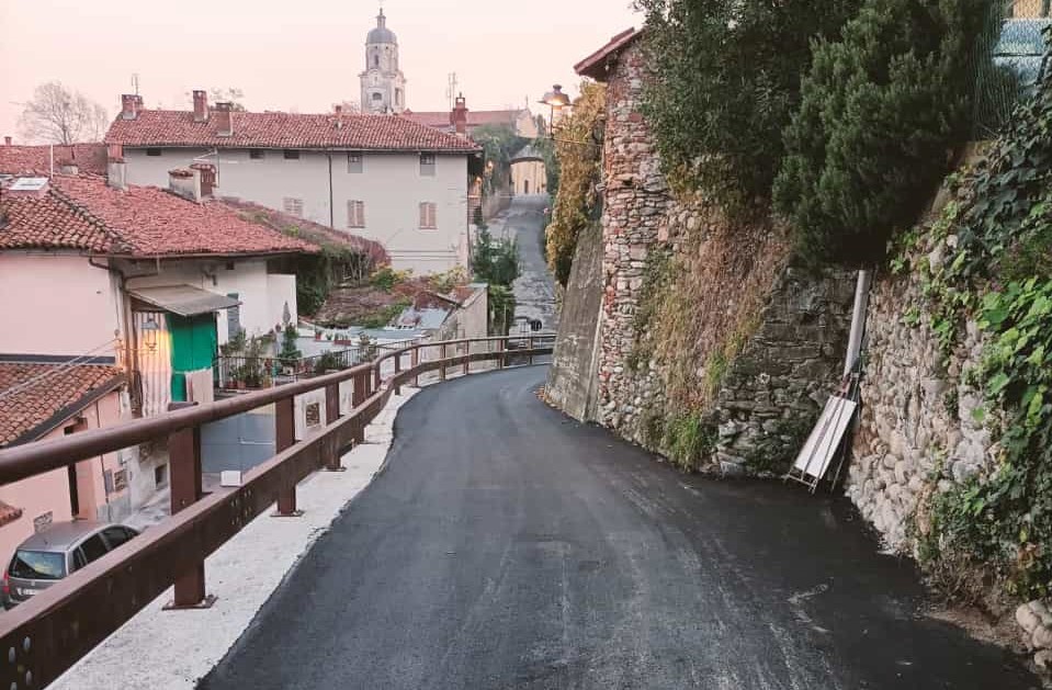 Lavori nel borgo medioevale di Costigliole Saluzzo