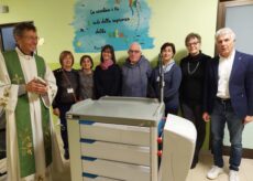 La Guida - Un carrello da infermiera e materassi antidecubito per le case di riposo di Villafalletto e Centallo
