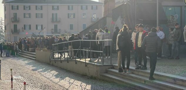 La Guida - Prova di evacuazione per gli studenti del Bianchi-Virginio e del Virginio-Donadio