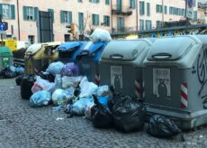 La Guida - I cassonetti dei rifiuti in piazza Boves saranno tolti solo a fine gennaio