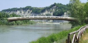 Alba, assegnato l’incarico per il terzo ponte sul Tanaro a tre società La Guida - Alba, assegnato l’incarico per il terzo ponte sul Tanaro a tre società