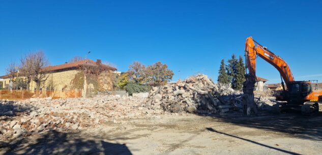 La Guida - Conclusa la demolizione della scuola di Costigliole Saluzzo