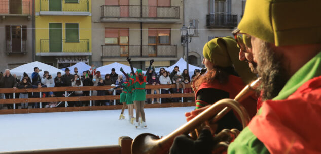 La Guida - Inaugurata la pista di pattinaggio “Vernante on Ice”