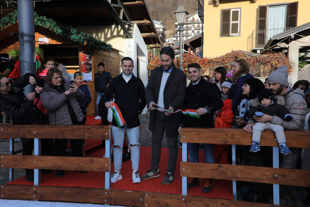 Inaugurazione della pista di pattinaggio su ghiaccio a Vernante